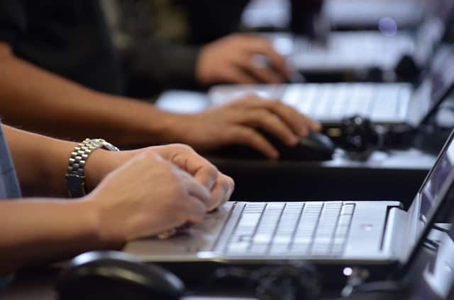 6235163921 98aea16f78 z