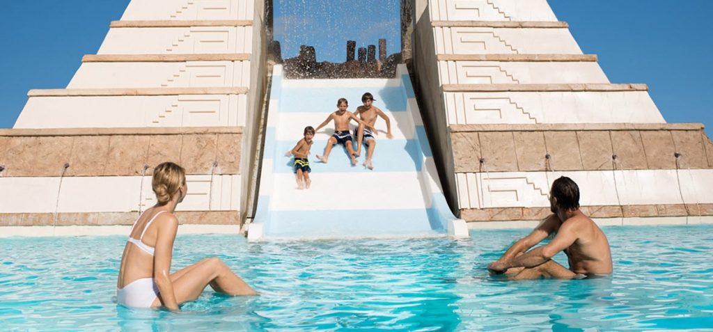 Family Holiday 2 cc