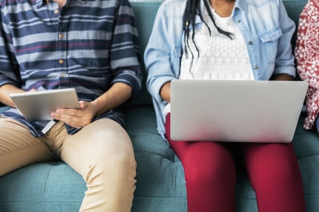 Is it worth staying at home? The cost of living at home vs moving out for university 4 pexels photo 306534