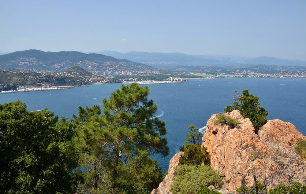 Top French Riviera Hiking Trails for Every Ability - Cap Villas 7 cap villas villa rentals south of france for hiking holidays header